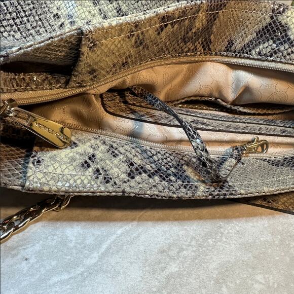 Michael Kors Python Snakeskin Jet Set Tote /Goldtone Chain Straps & Hardware - Picture 10 of 13